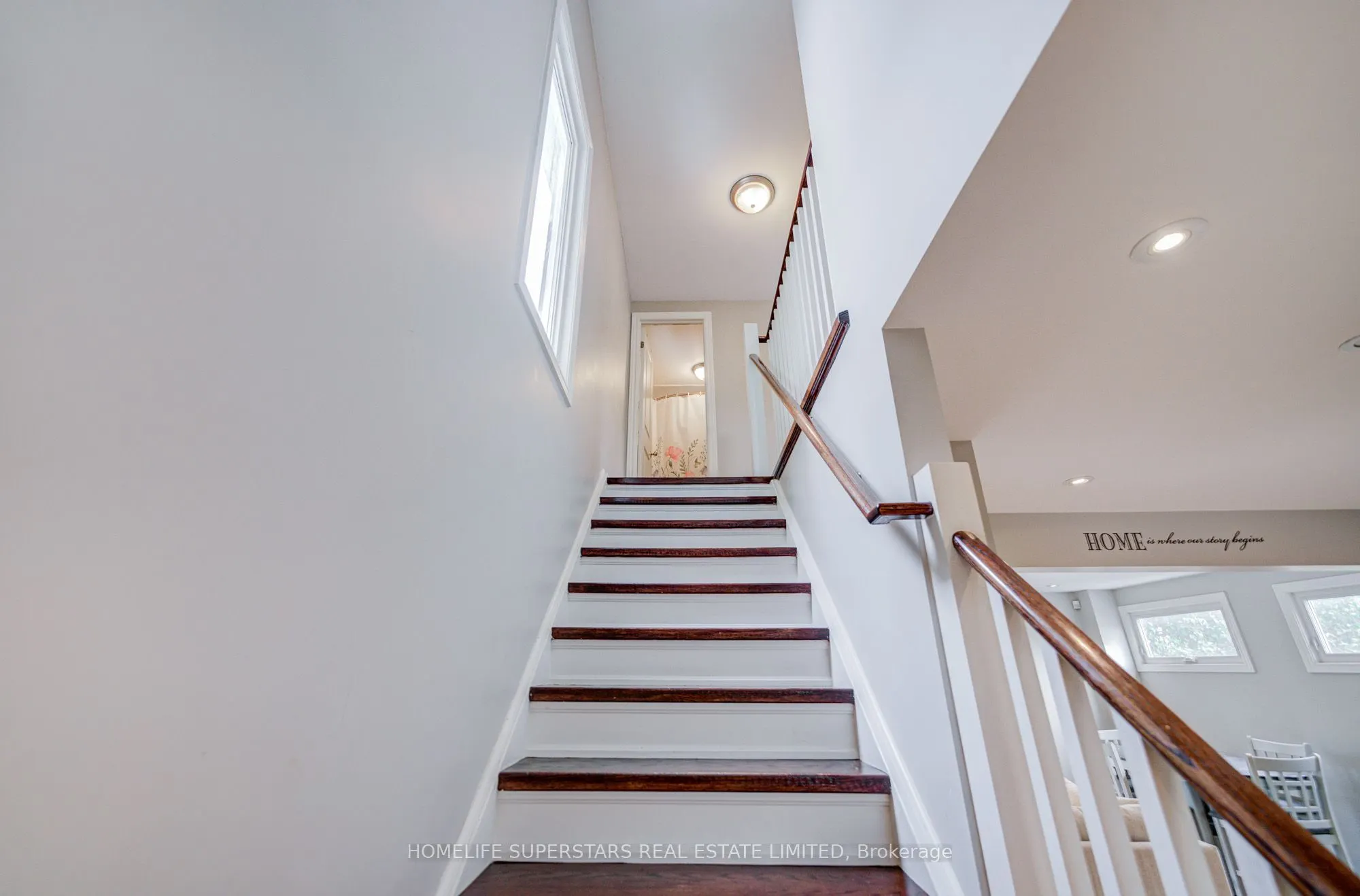 50 Hoskins Square