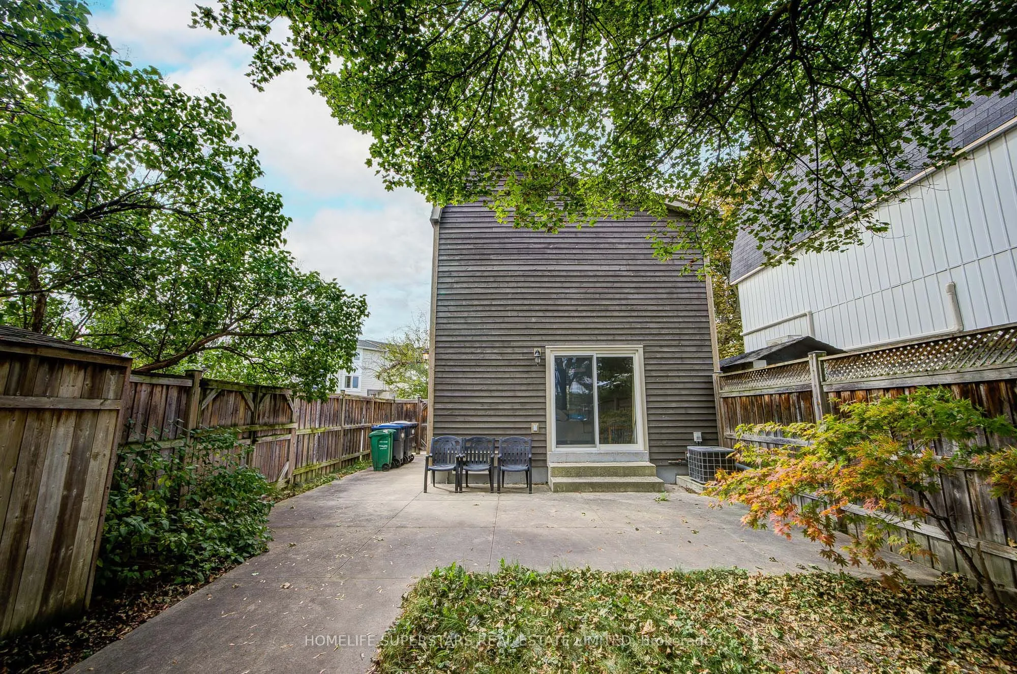 50 Hoskins Square