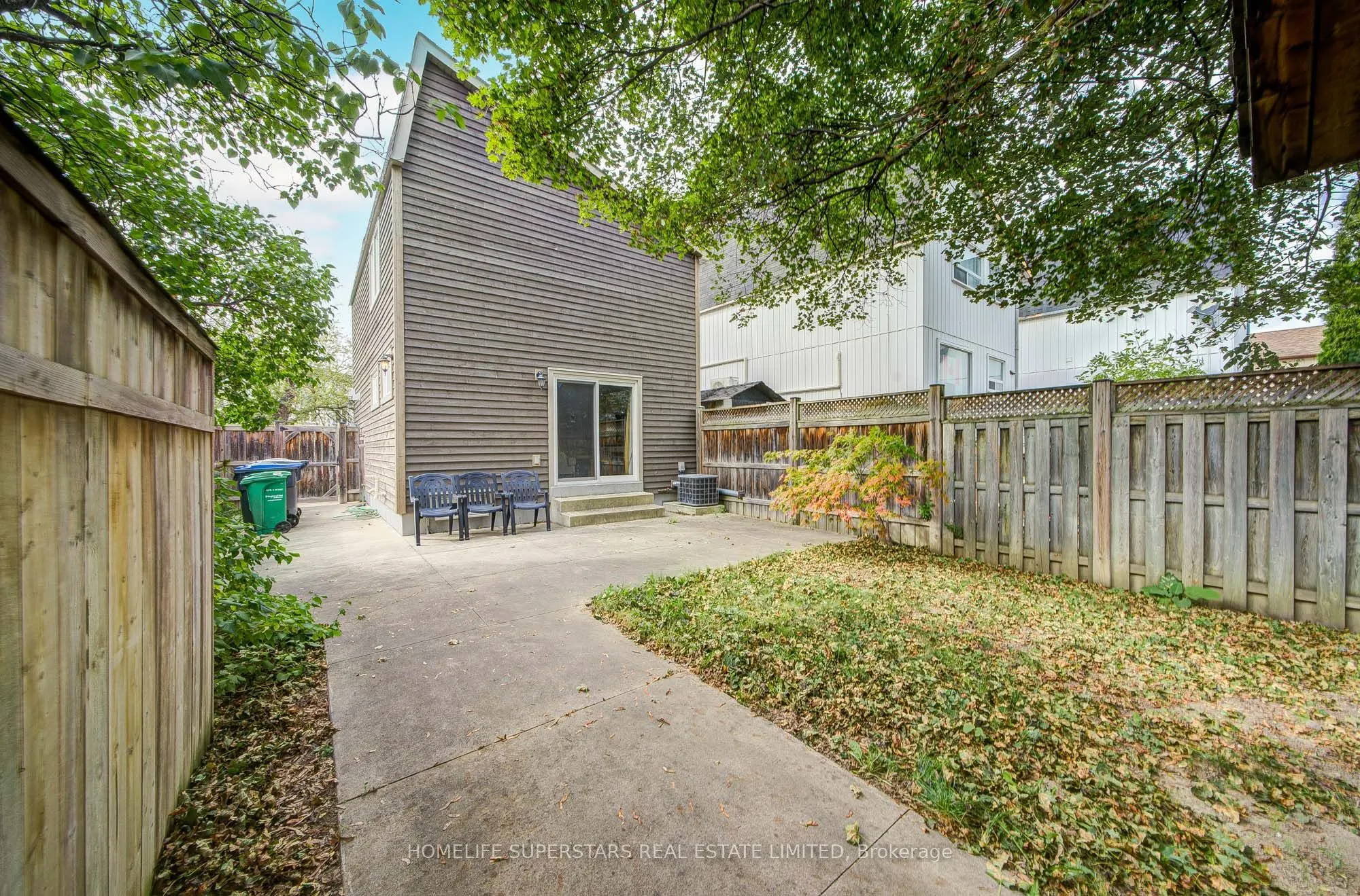 50 Hoskins Square