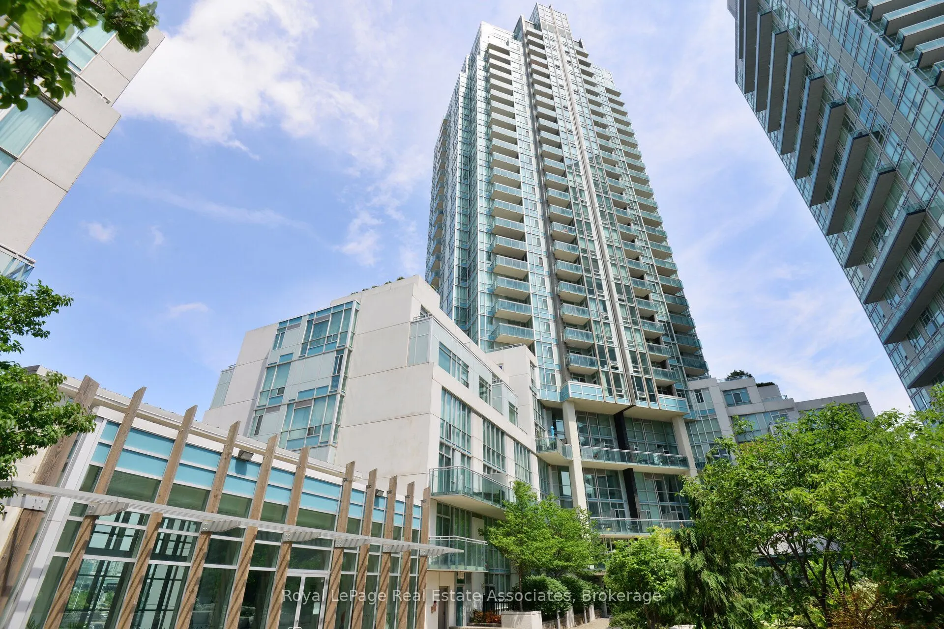 220 Burnhamthorpe Road W #305