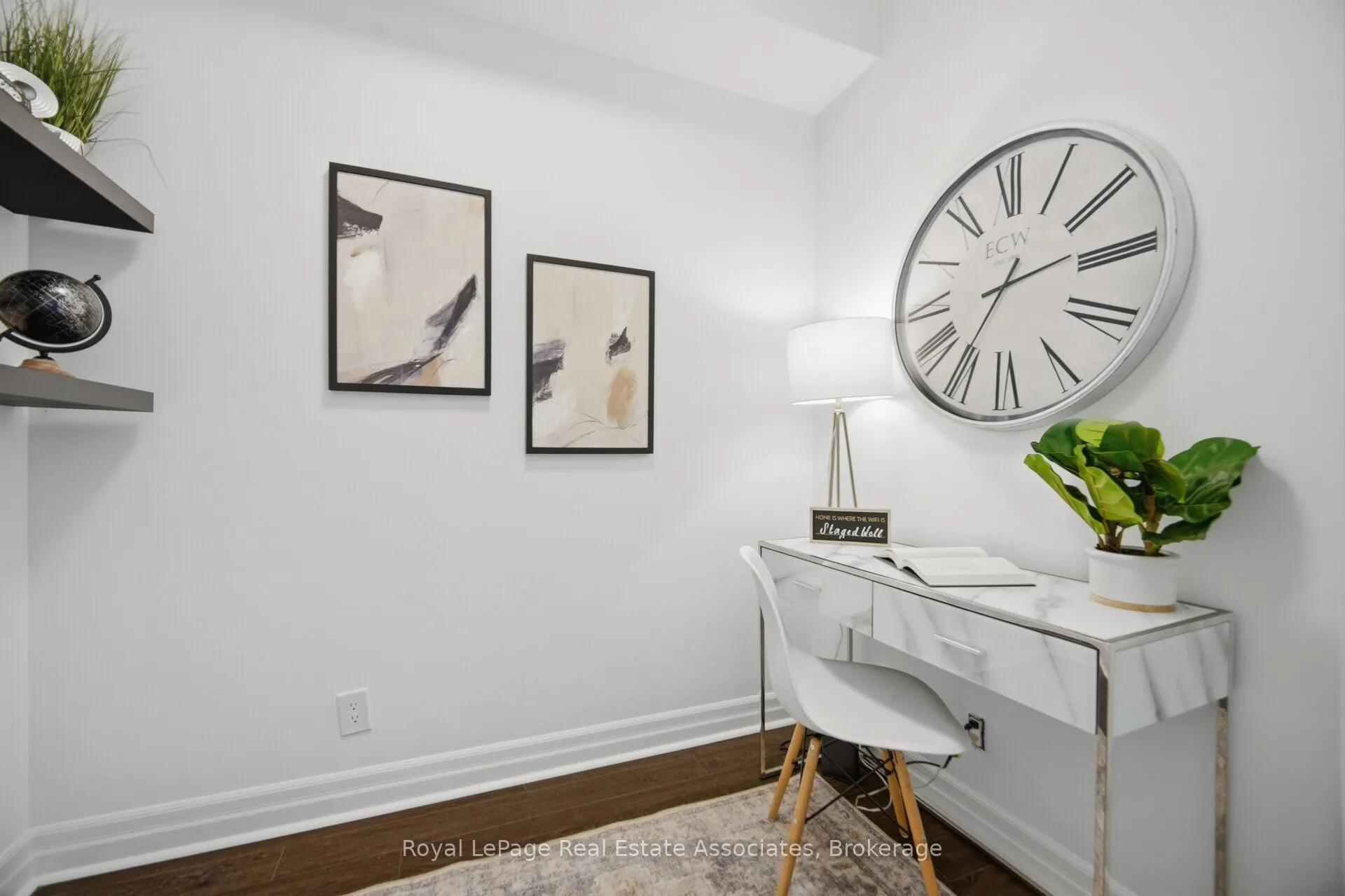 220 Burnhamthorpe Road W #305