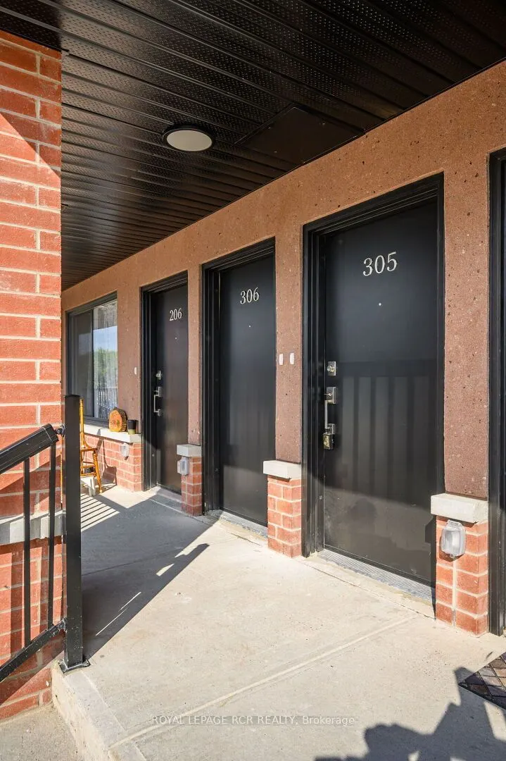 15 Brenda Boulevard #305