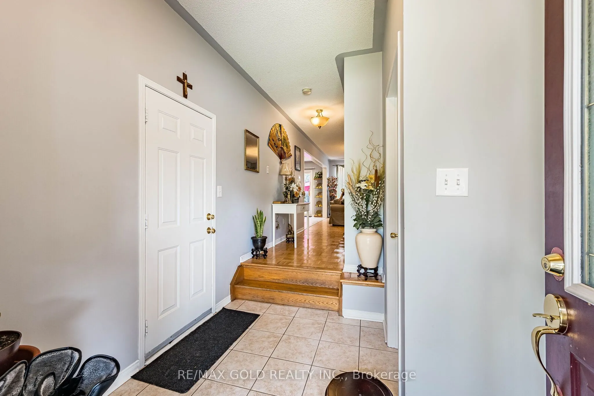 6 Mistdale Crescent