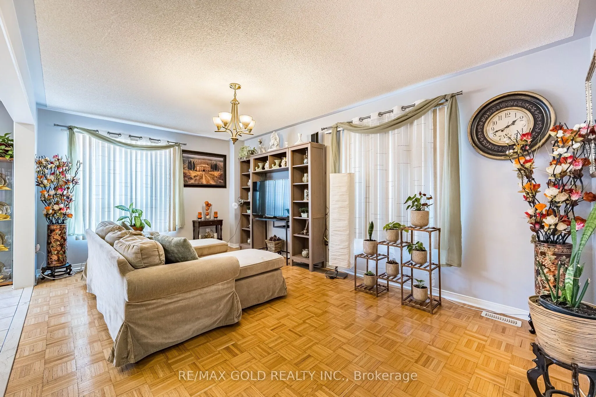 6 Mistdale Crescent