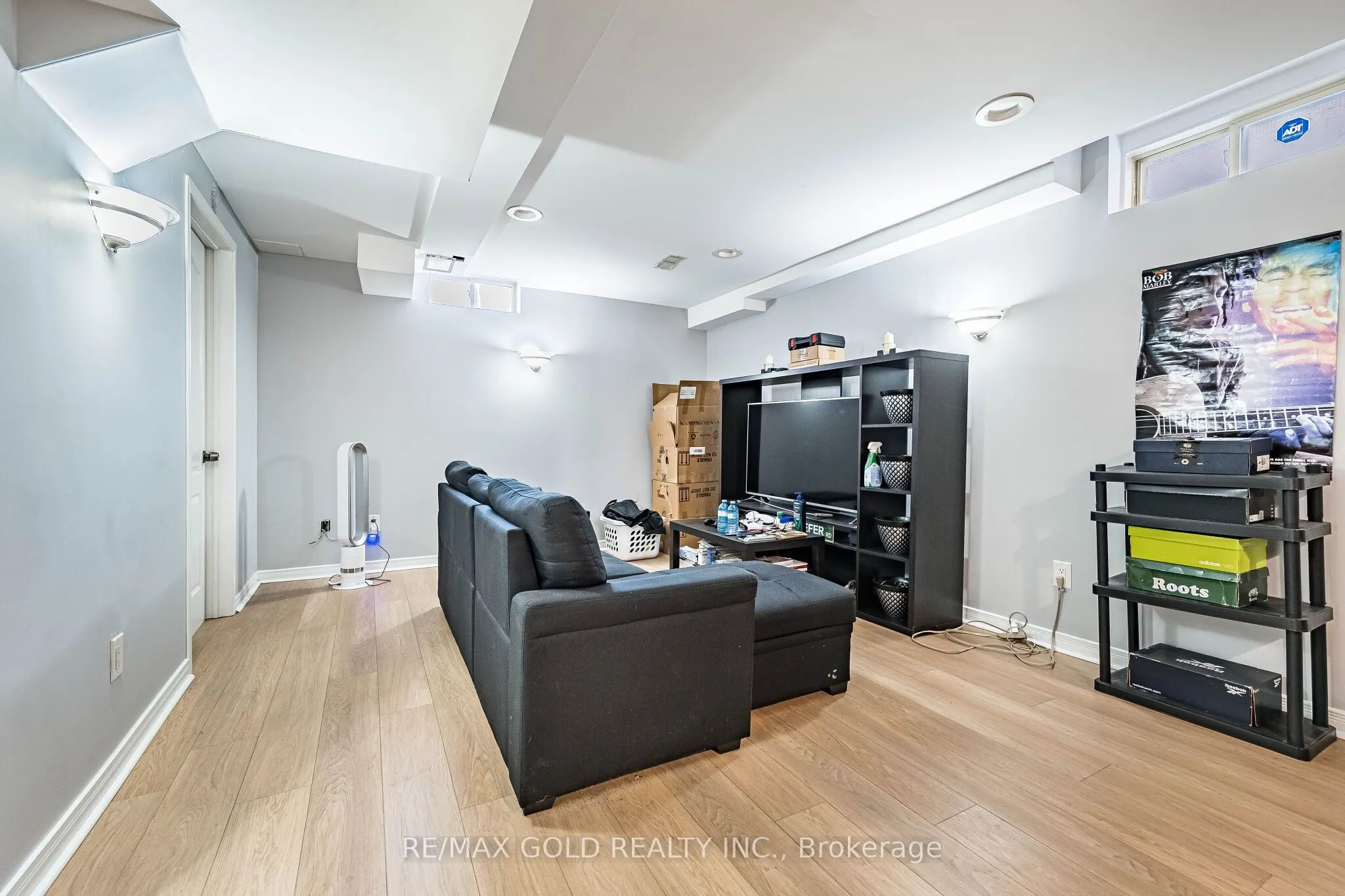 6 Mistdale Crescent