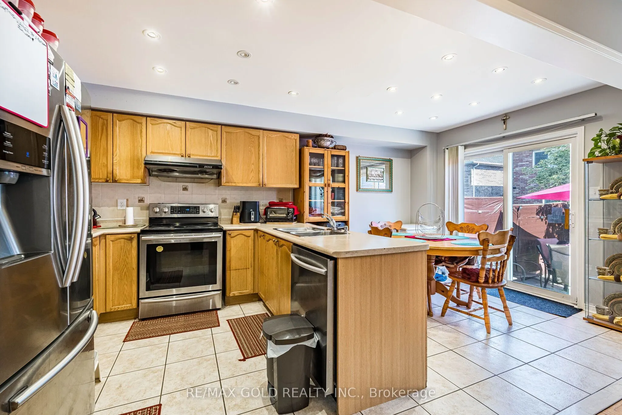 6 Mistdale Crescent