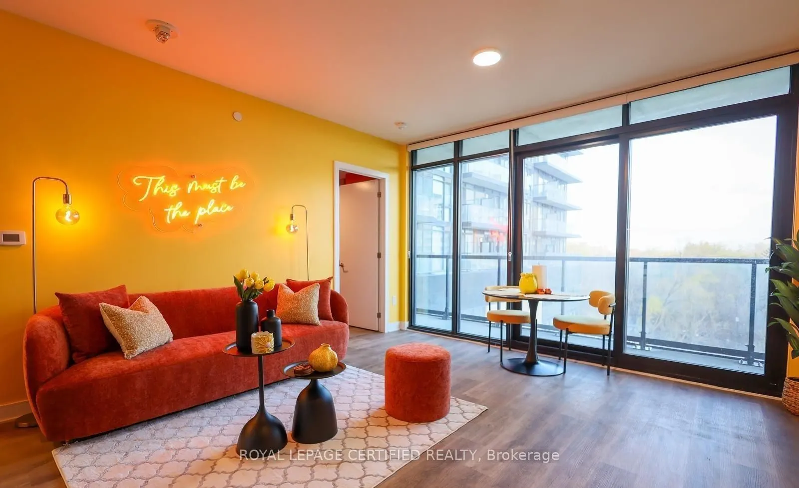 86 Dundas Street E #302