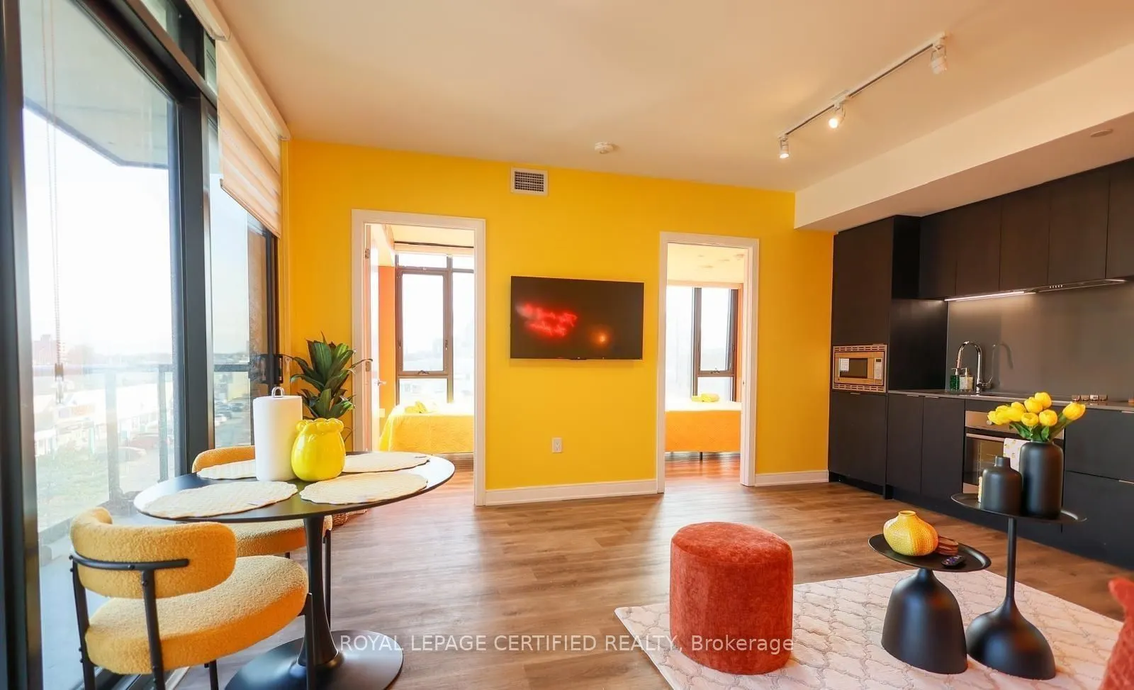 86 Dundas Street E #302