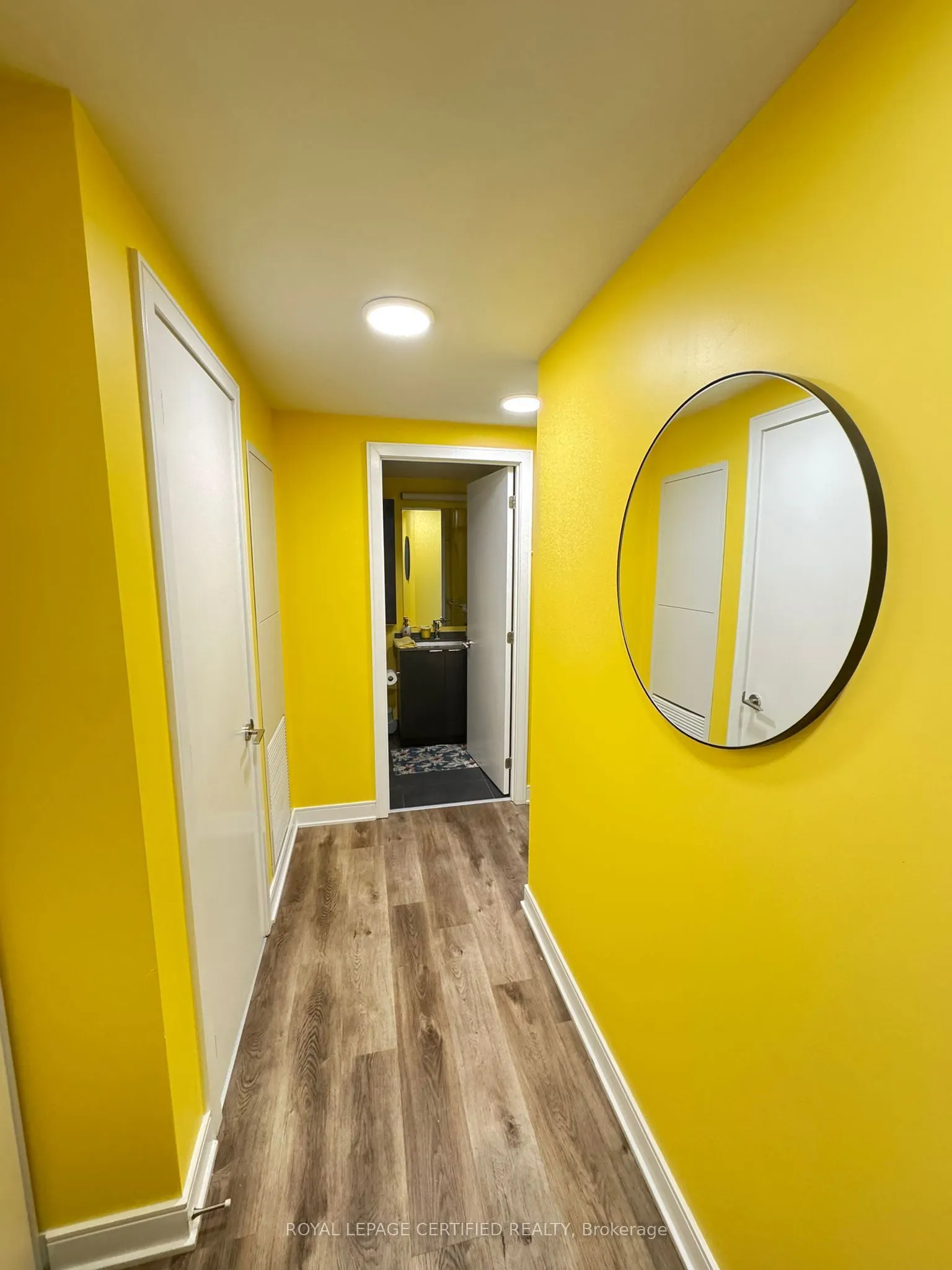 86 Dundas Street E #302