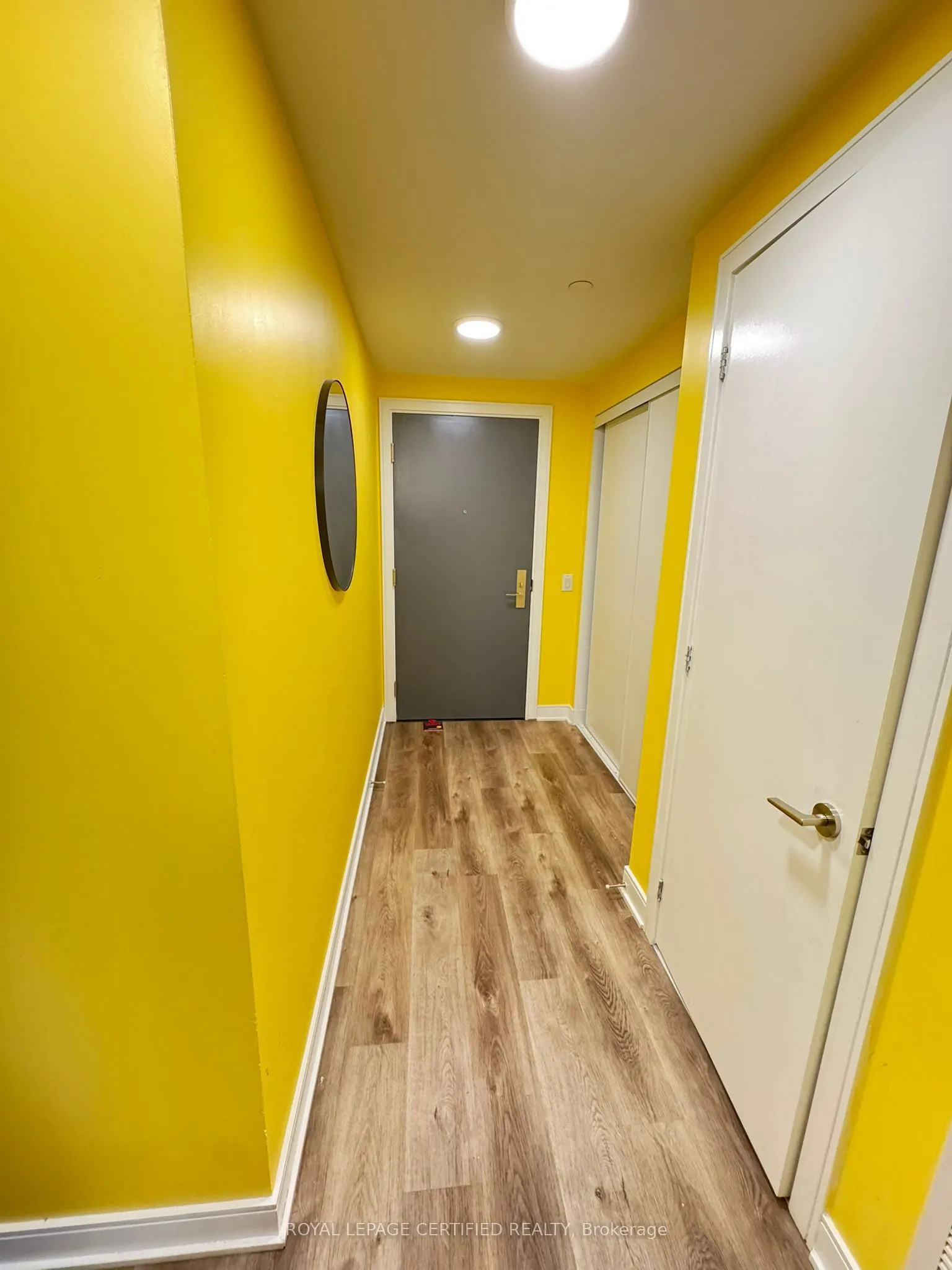 86 Dundas Street E #302