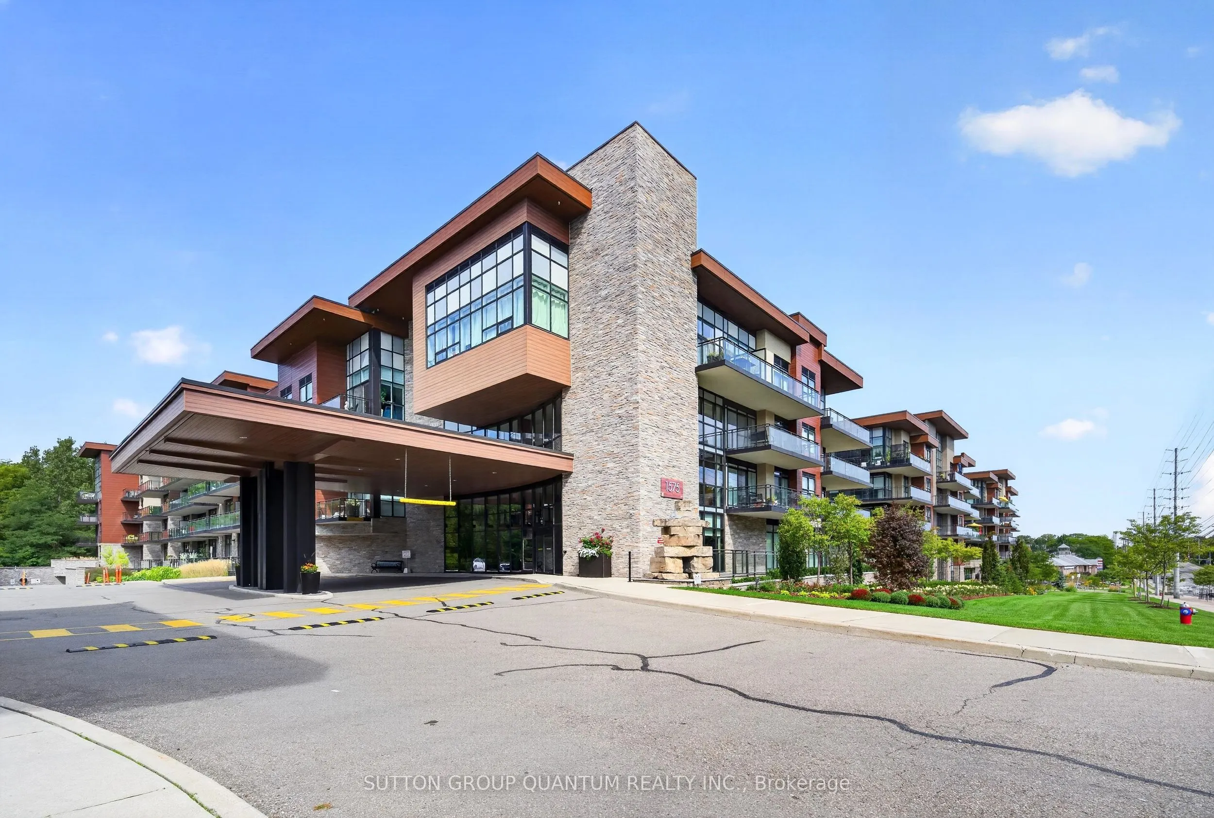 1575 Lakeshore Road #163