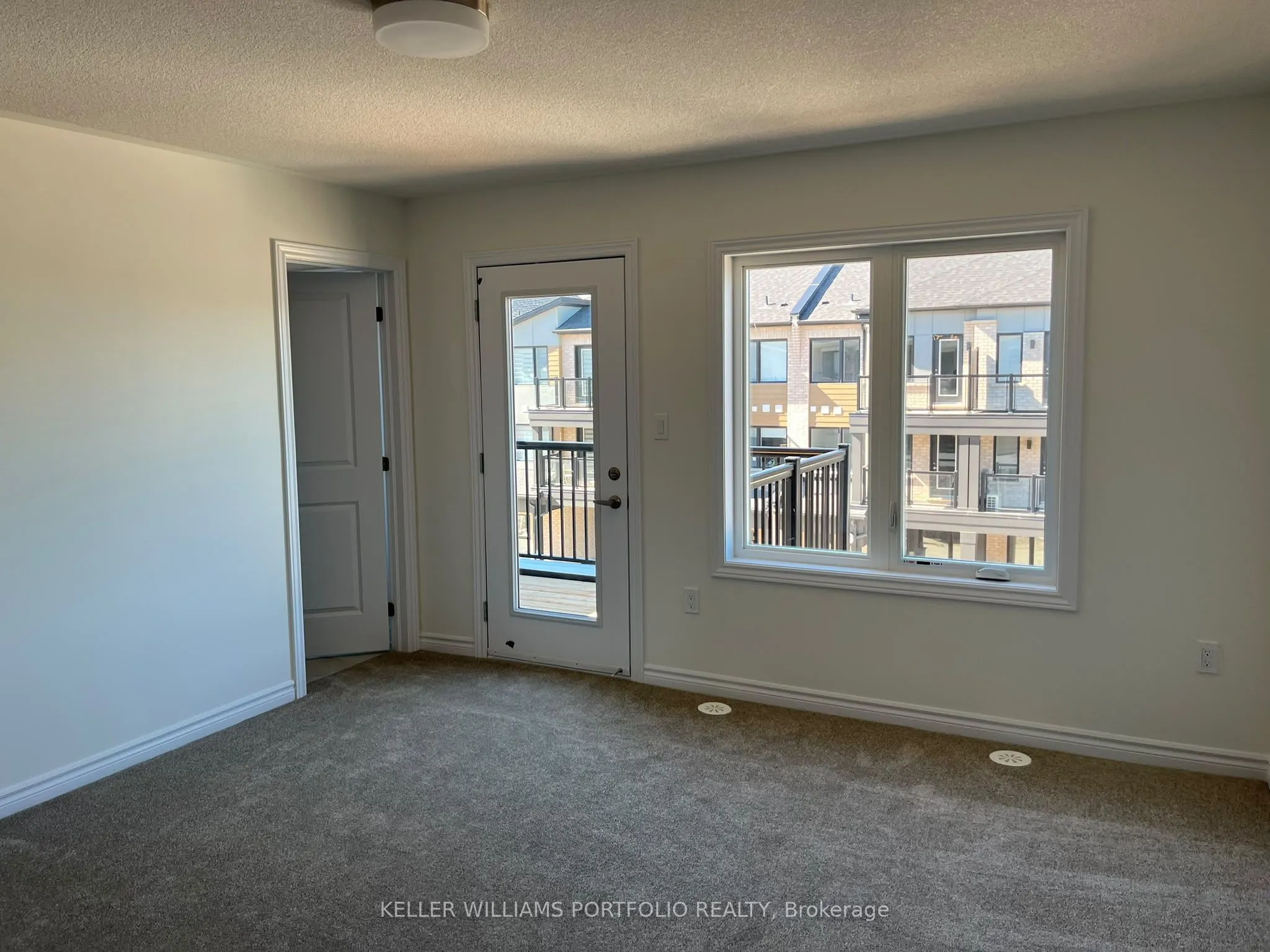 8 Thornbird Crescent #Upper