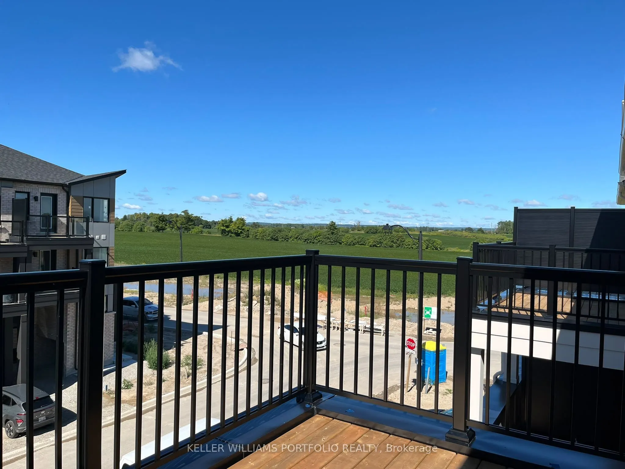 8 Thornbird Crescent #Upper