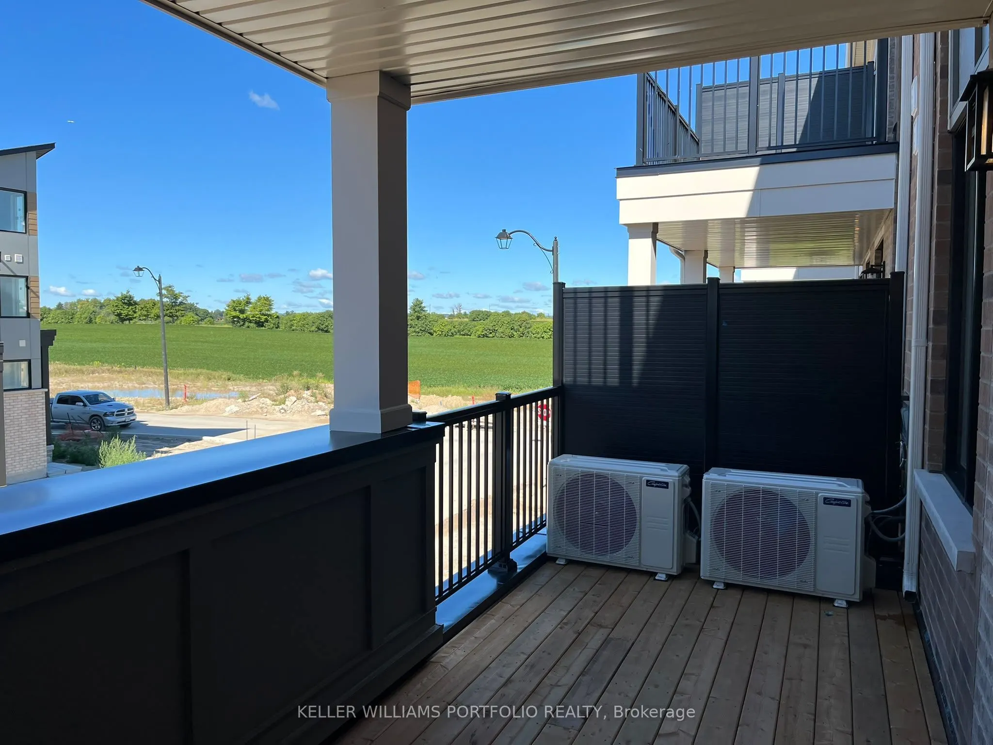 8 Thornbird Crescent #Upper