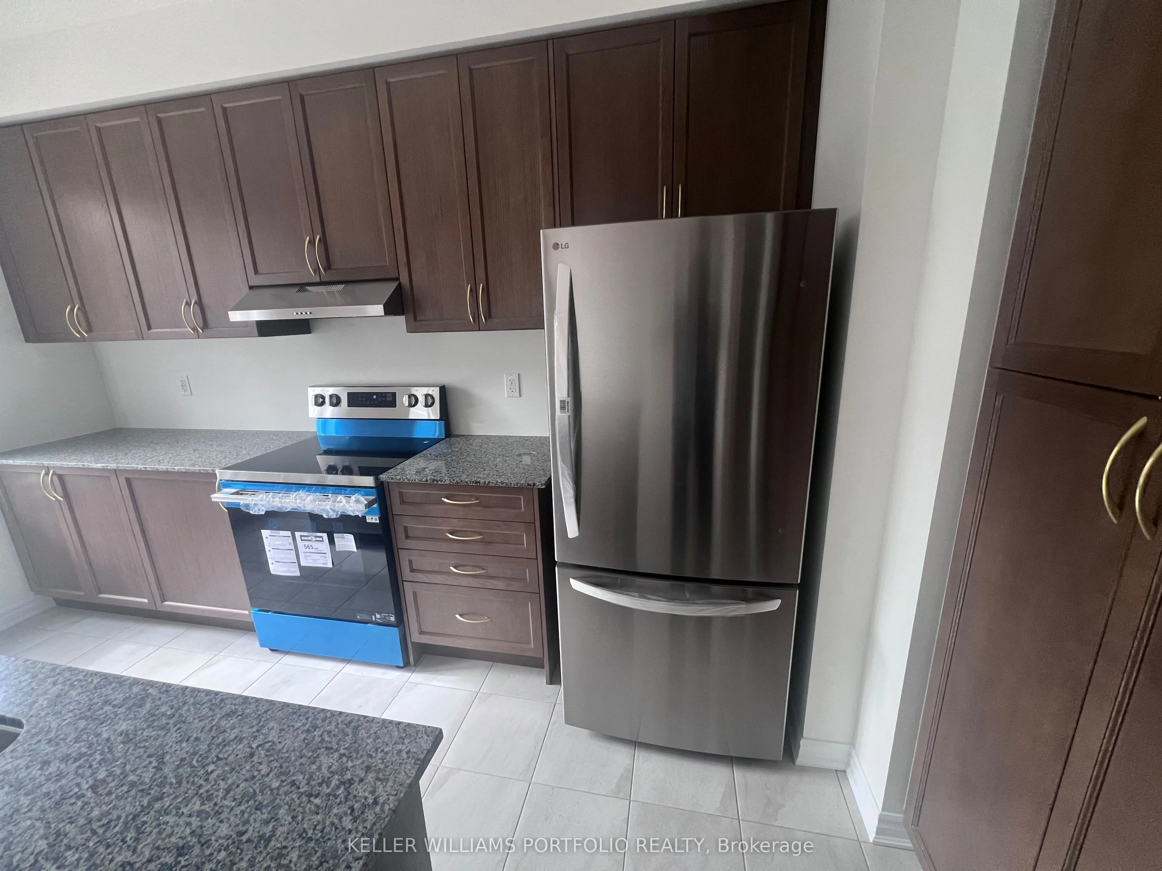 8 Thornbird Crescent #Upper