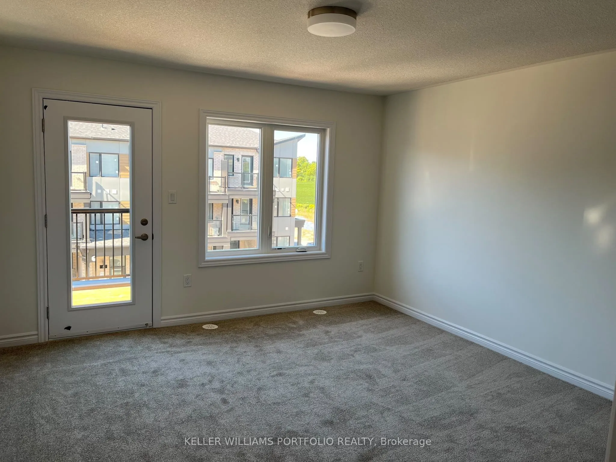 8 Thornbird Crescent #Upper