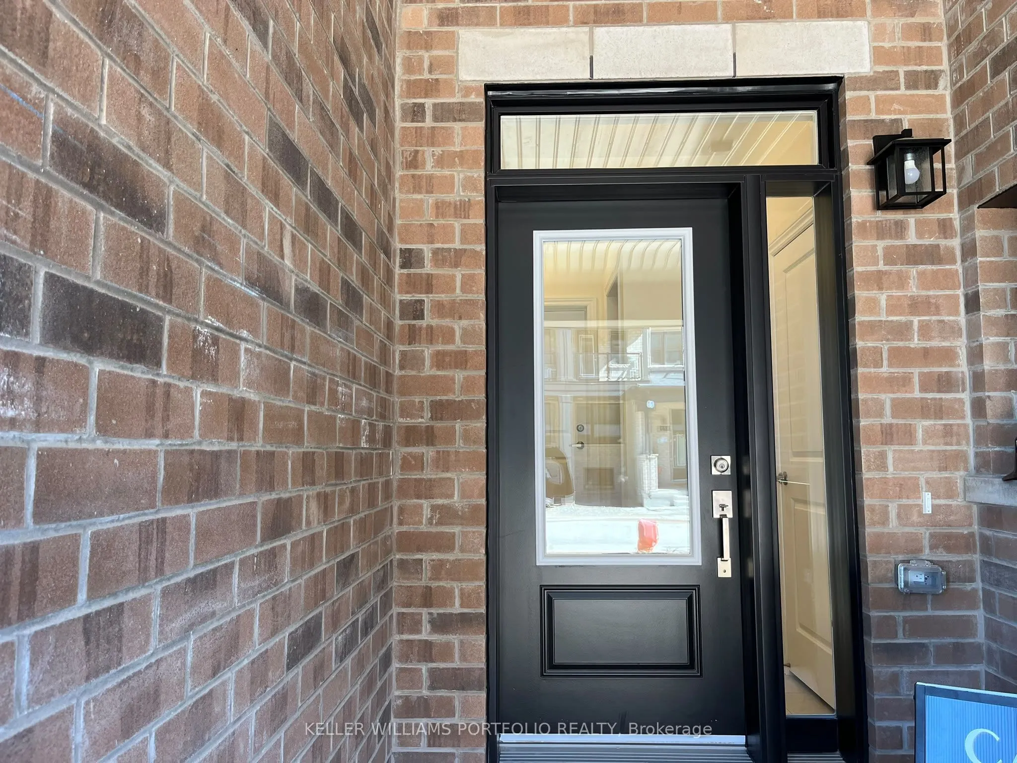 8 Thornbird Crescent #Upper