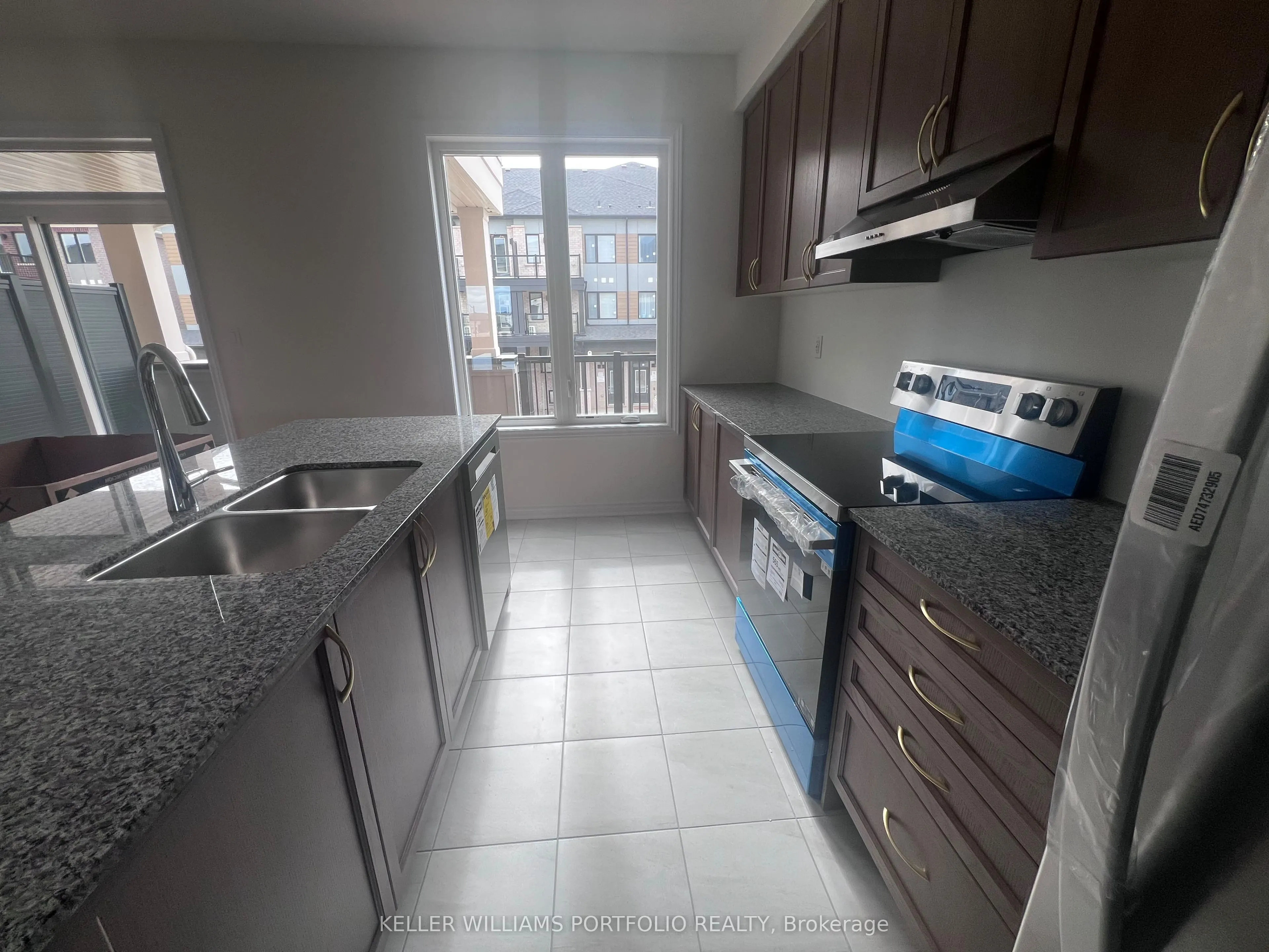 8 Thornbird Crescent #Upper
