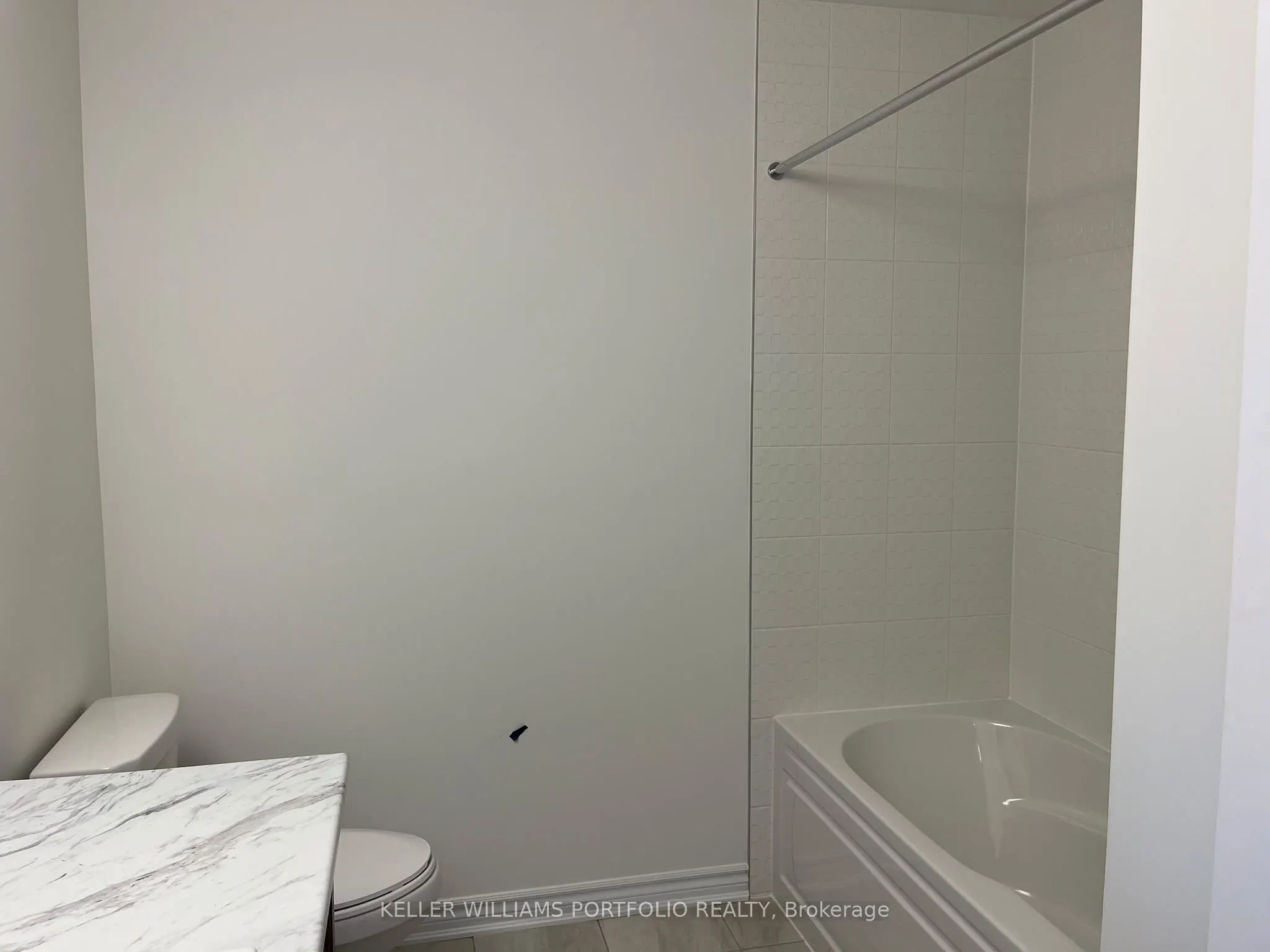 8 Thornbird Crescent #Upper