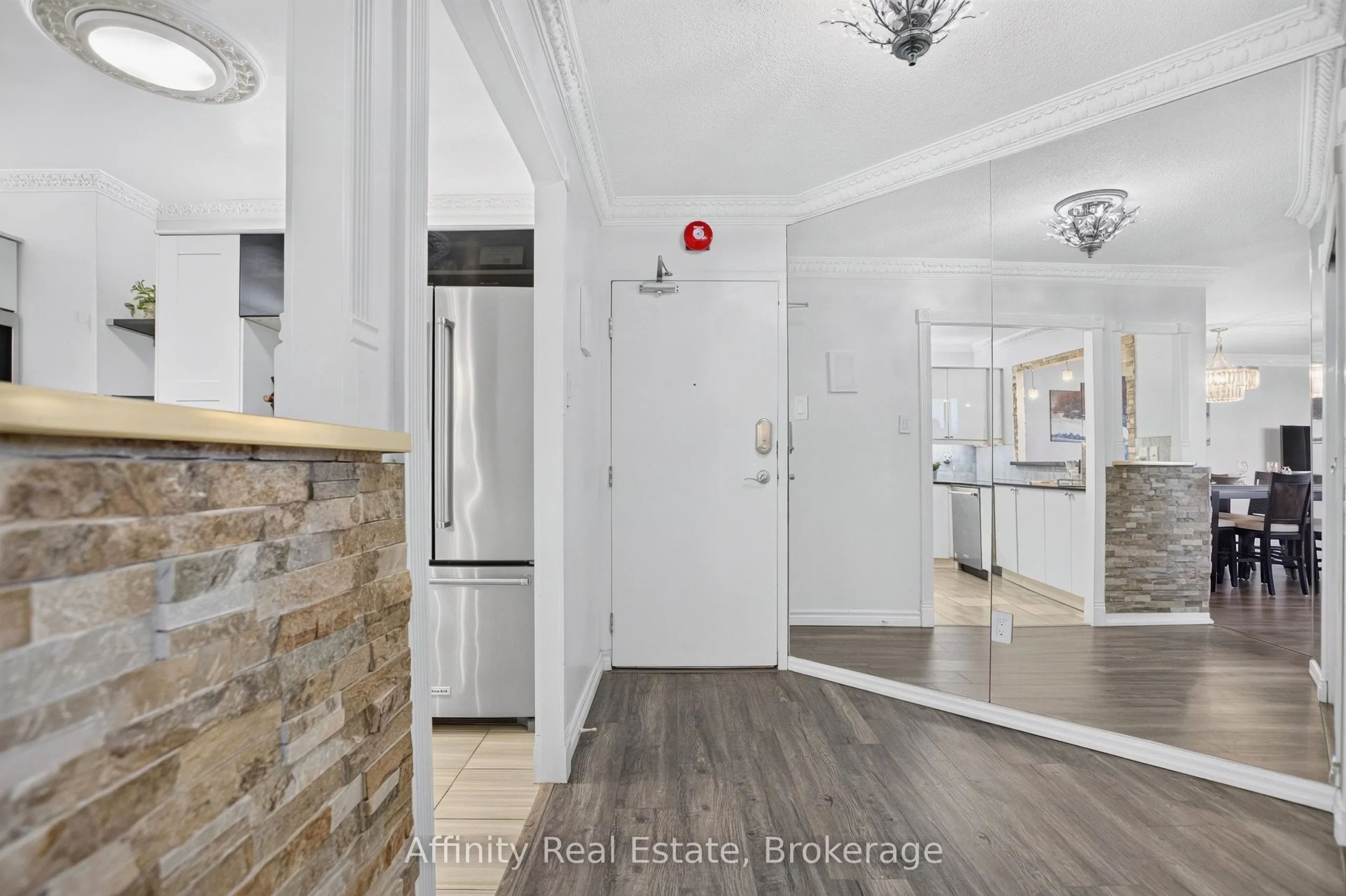 2323 Confederation Parkway #808