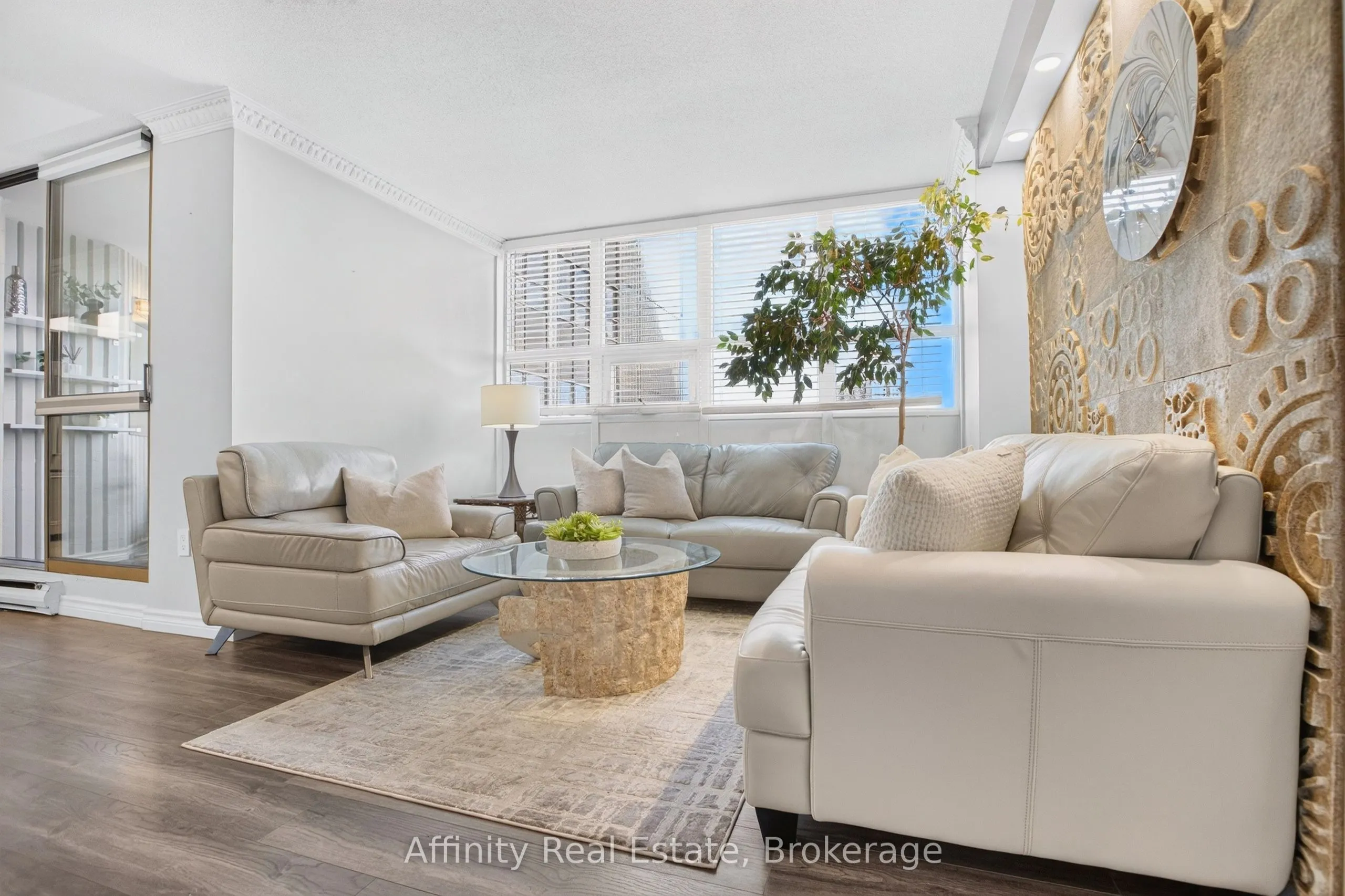 2323 Confederation Parkway #808