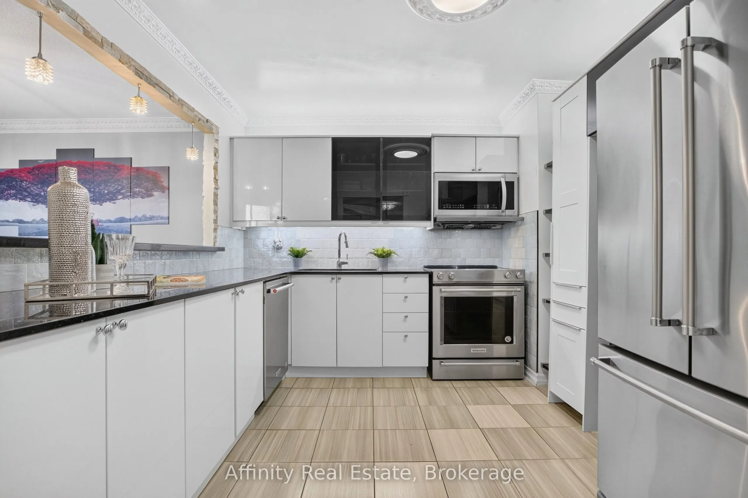 2323 Confederation Parkway #808