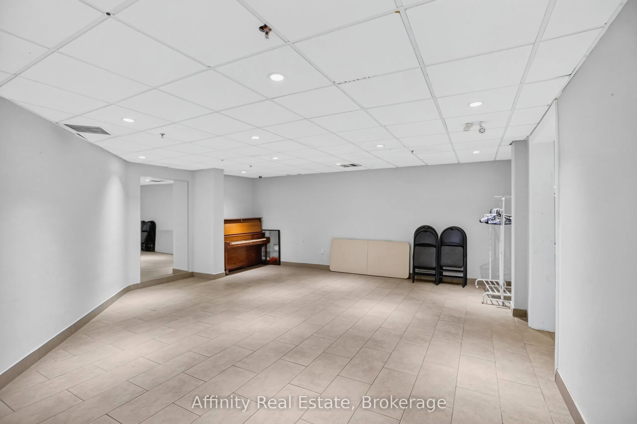 2323 Confederation Parkway #808