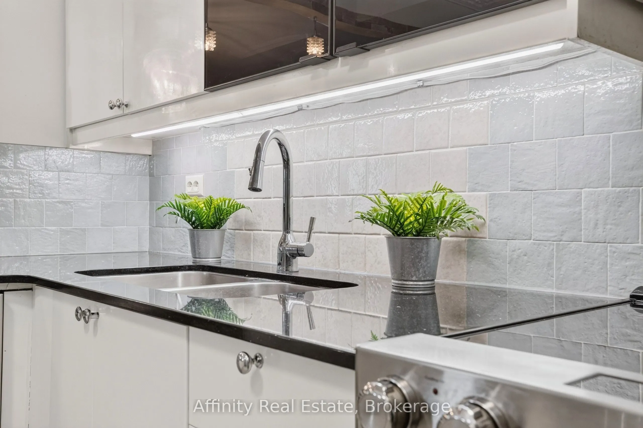 2323 Confederation Parkway #808