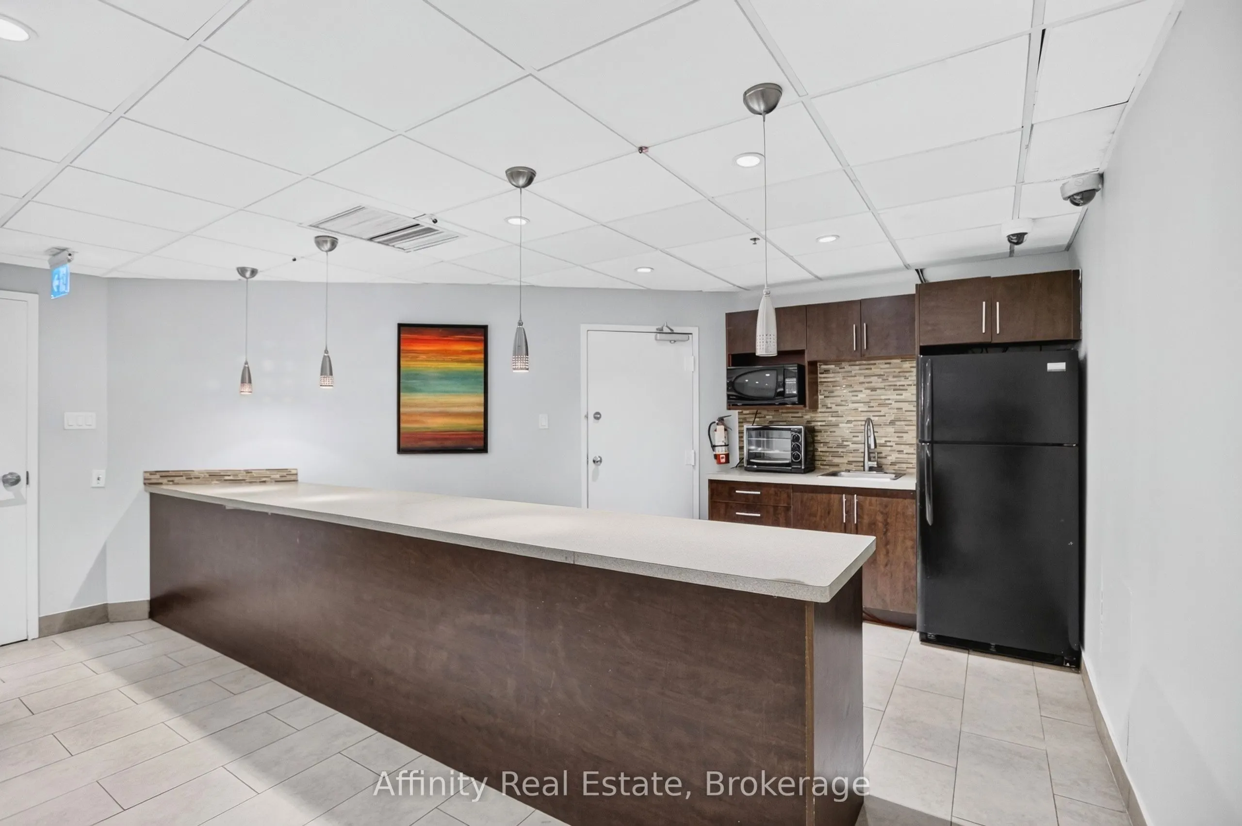 2323 Confederation Parkway #808