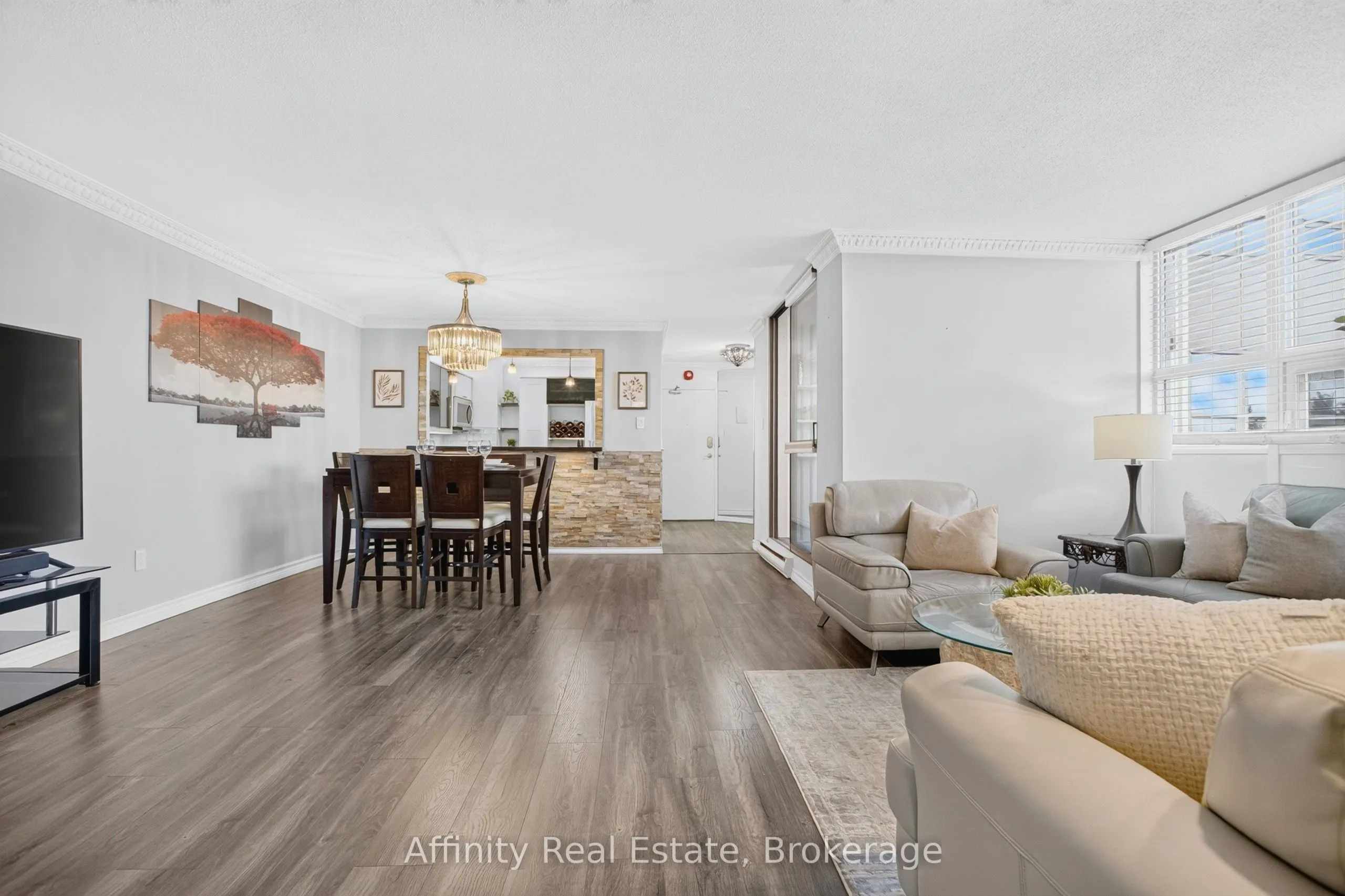 2323 Confederation Parkway #808