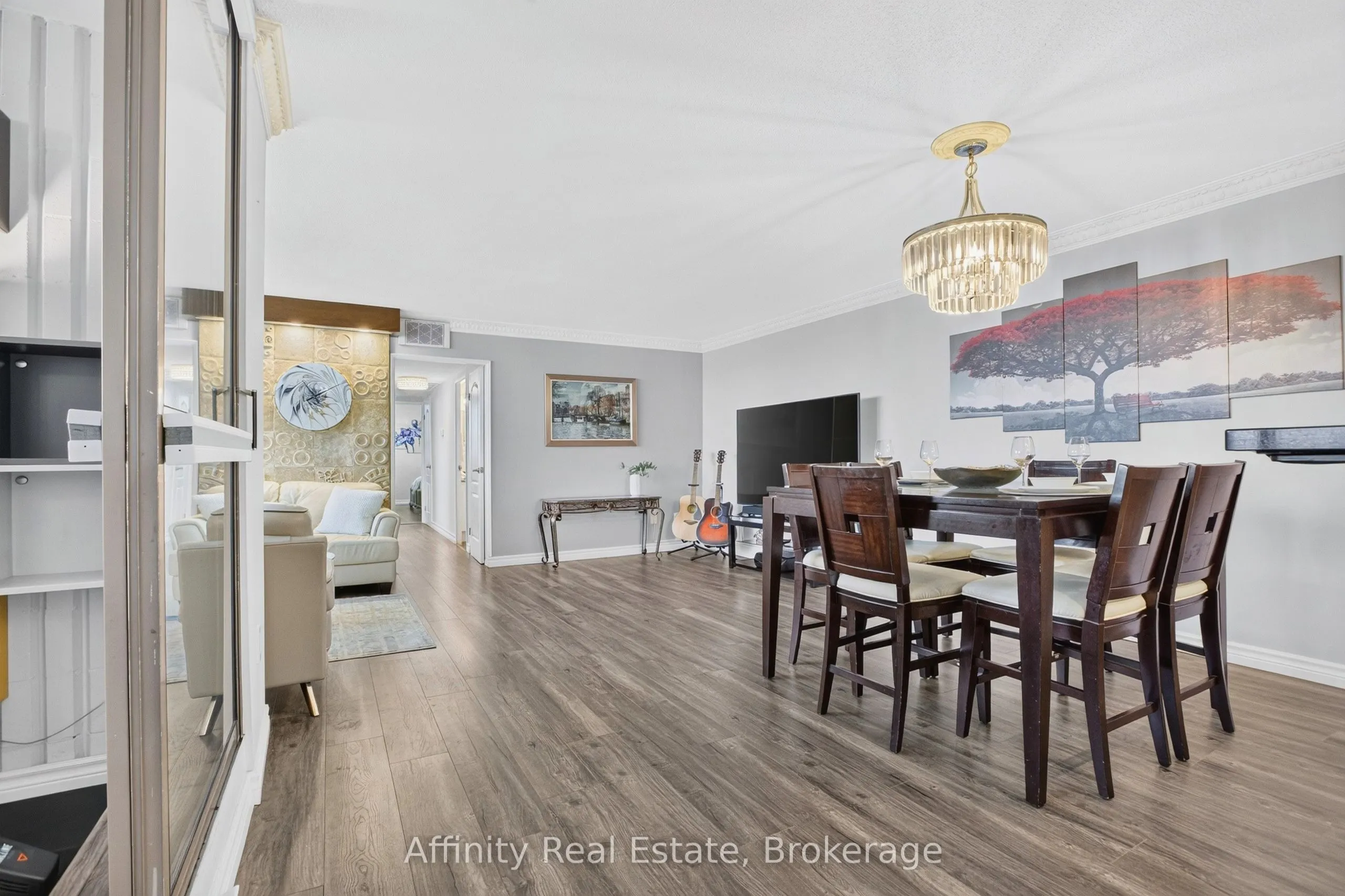 2323 Confederation Parkway #808