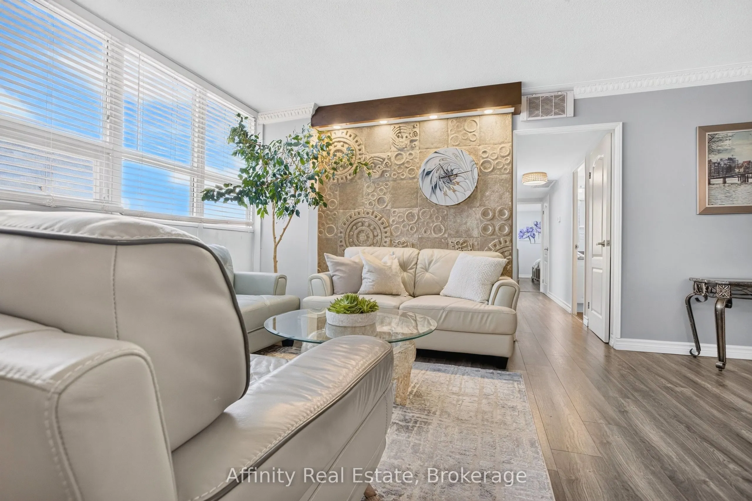 2323 Confederation Parkway #808
