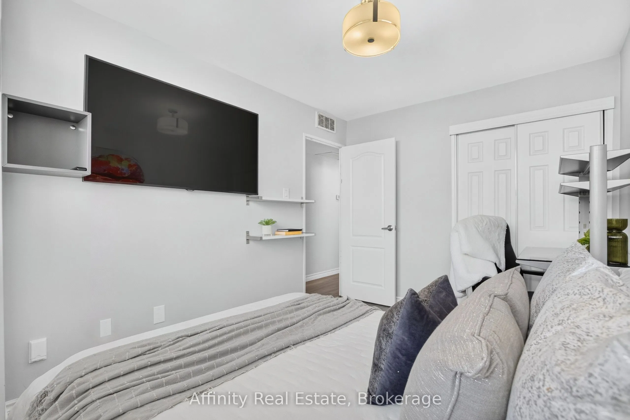 2323 Confederation Parkway #808