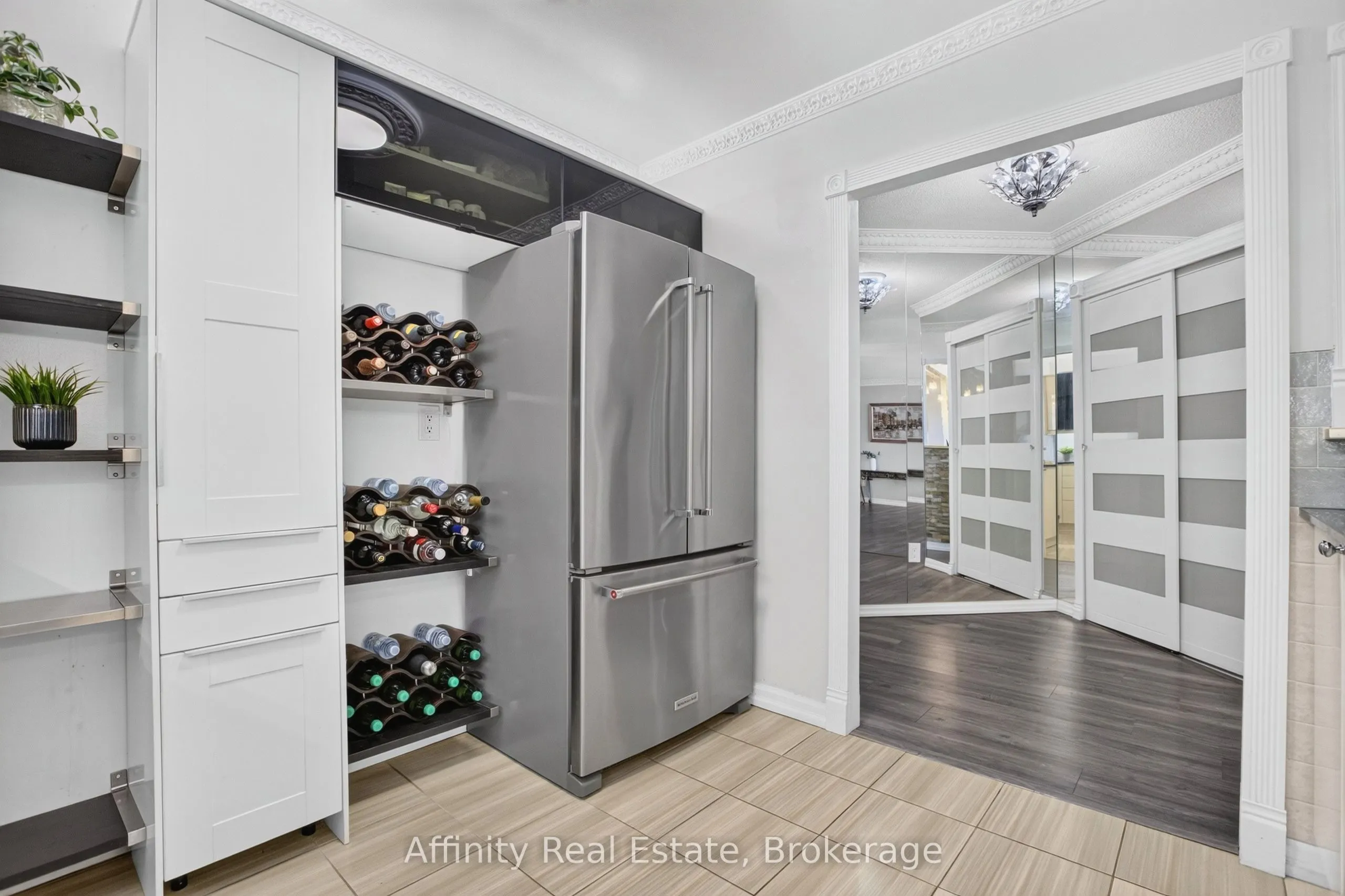 2323 Confederation Parkway #808