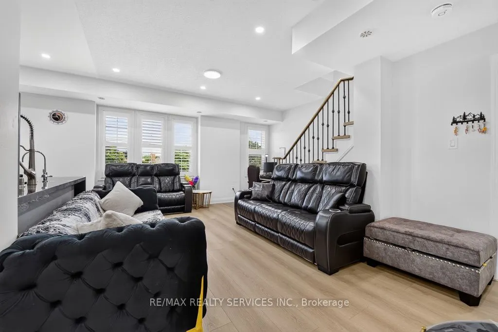 180 Howden Boulevard #15