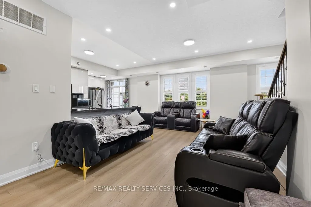 180 Howden Boulevard #15
