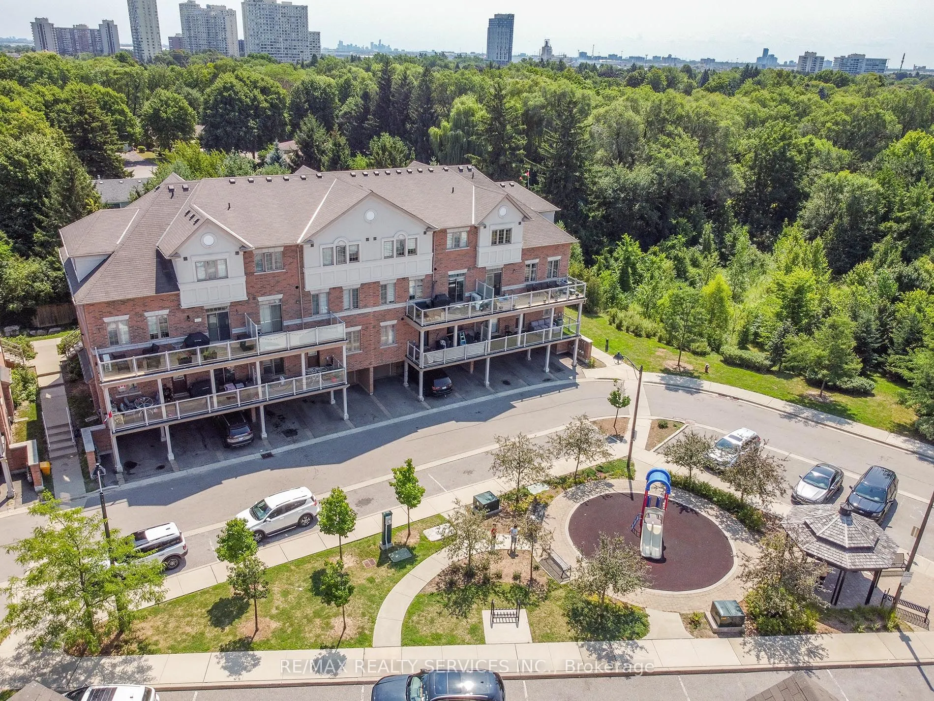 180 Howden Boulevard #15