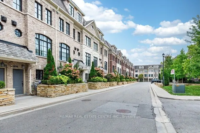2034 Queensborough Gate #23