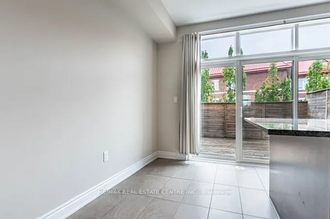 2034 Queensborough Gate #23