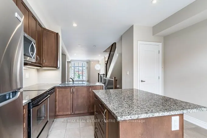 2034 Queensborough Gate #23