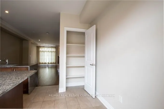 2034 Queensborough Gate #23