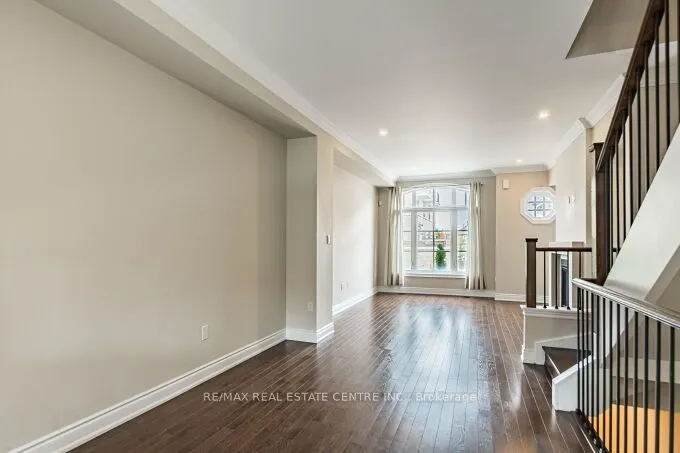 2034 Queensborough Gate #23