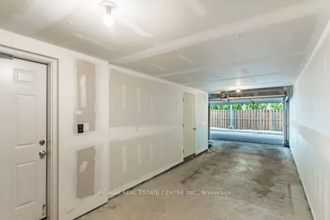 2034 Queensborough Gate #23