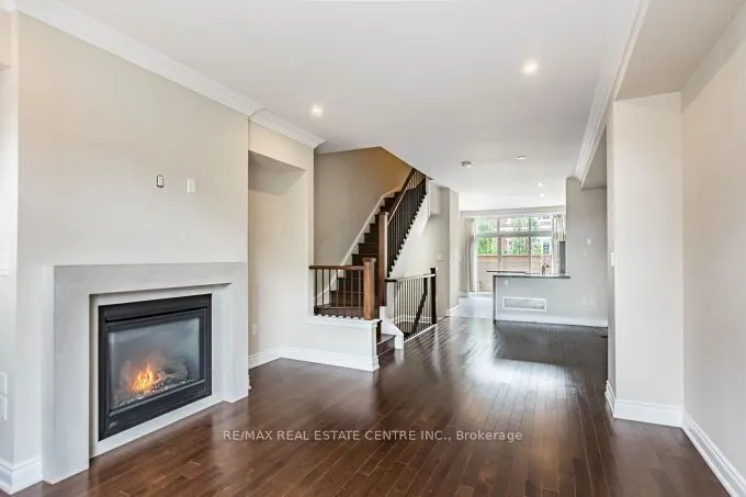 2034 Queensborough Gate #23