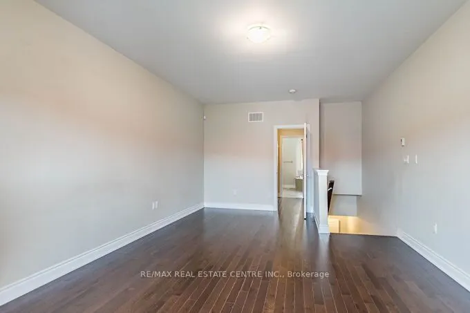 2034 Queensborough Gate #23