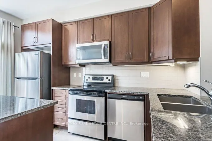 2034 Queensborough Gate #23