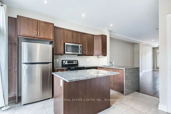 2034 Queensborough Gate #23