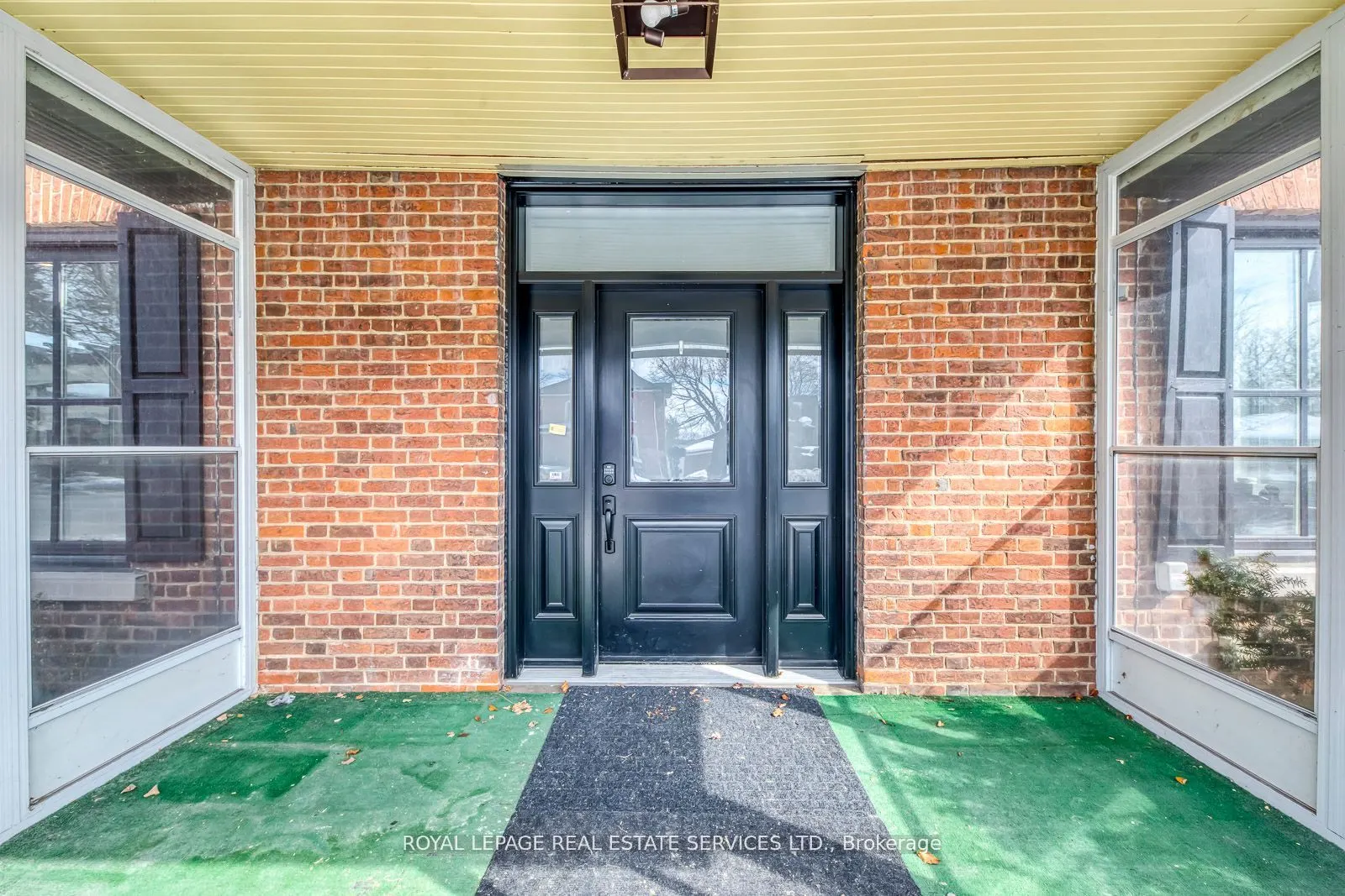 317 Queen Street S