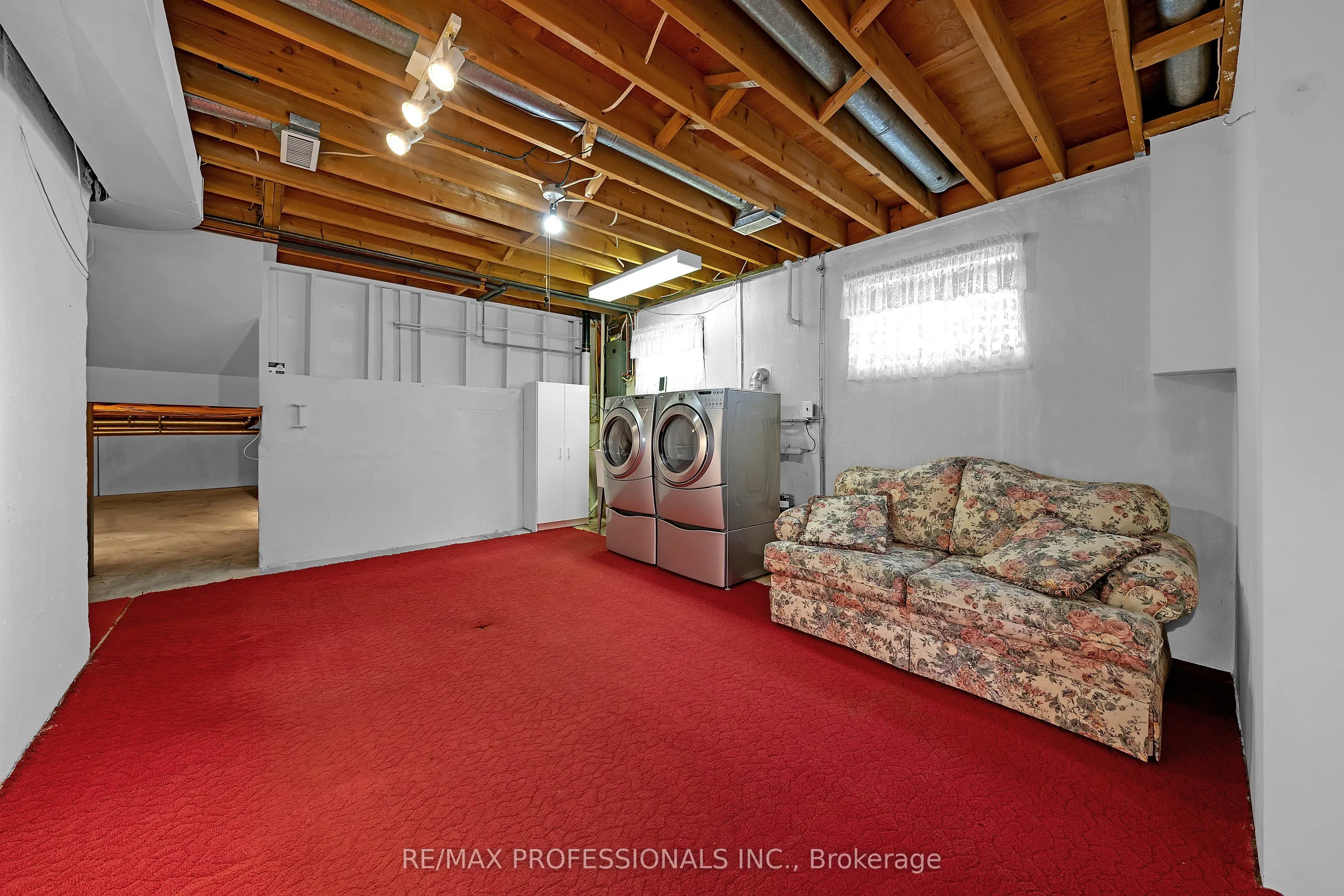 1877 Silverberry Crescent