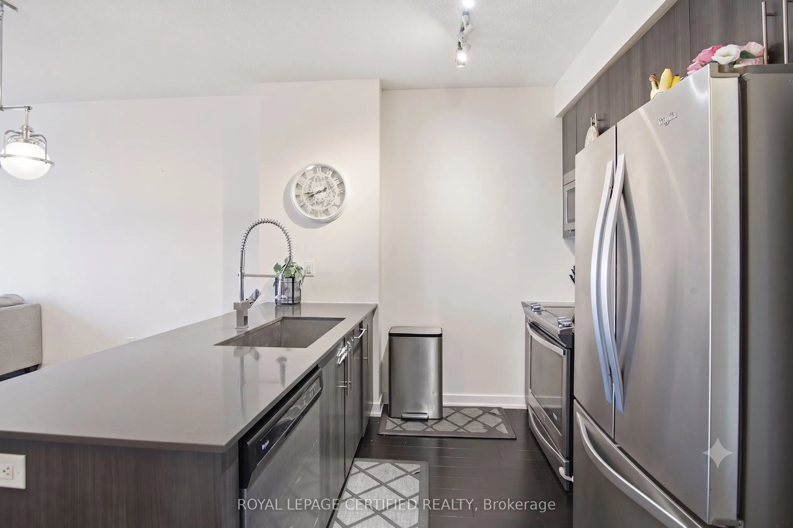 510 Curran Place #808